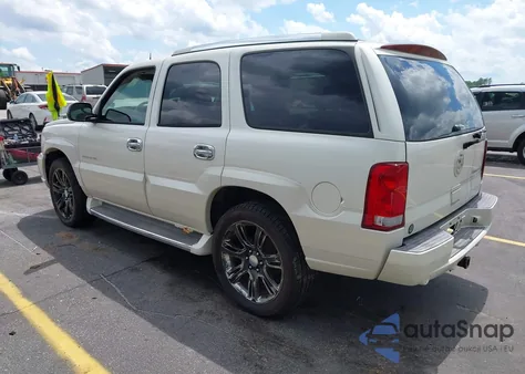2005 Cadillac Escalade Standard z USA, uszkodzony, nr VIN 1GYEK63N55R123817